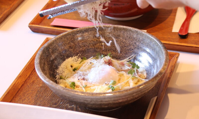 地元民が愛する讃岐うどん 旅行者も喜ぶチーズ料理 むらかみうどん 知床ねむろマガジン 公式